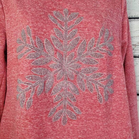EST. 1946 Red Snowflake Sweatshirt Size M Glitter Graphic Holiday Pullover Crew - Picture 4 of 9